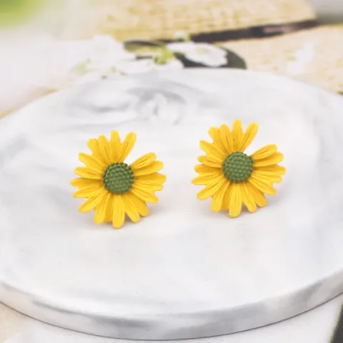 Daisy Stud Earrings for Women Jewelry Sweet Candy Petal Yellow White Pink Green Color Korean Holiday Earrings Accessories