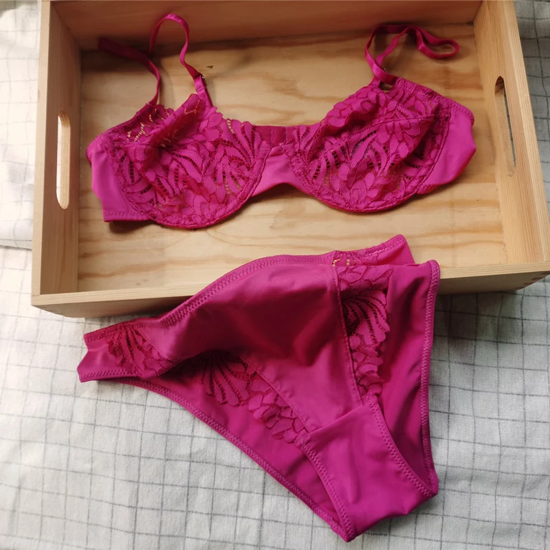 lace bra and panties set