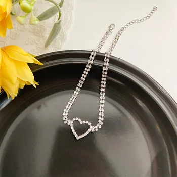 

Fashion Full of Crystals Is the Beating Heart of Necklace Non-mainstream Design Versatile Choker Chok