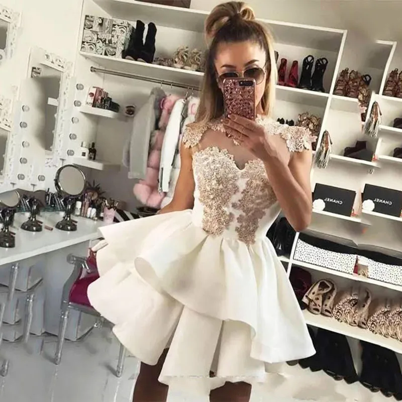 

Ivory graduacion Satin Short Prom Dress 2020 Lace Appliques Sexy Sheer Back A-line Teens Informal Short Cocktail Party Dress