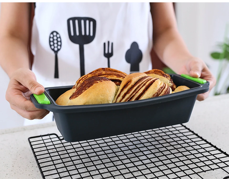 Toast mould (16)