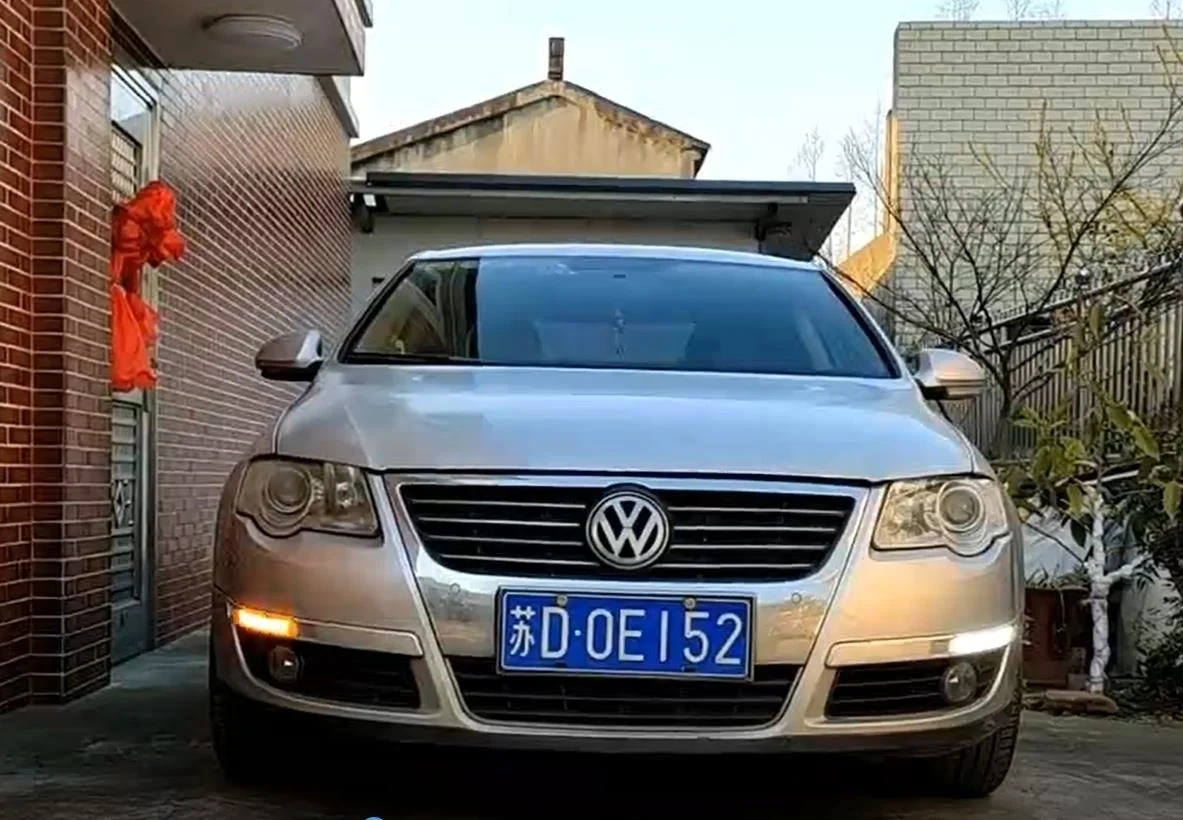 2008 Volkswagen Passat R36 Sedan (B6) - price and specifications