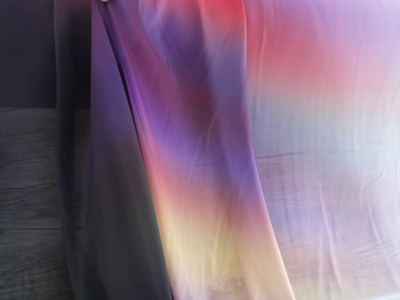 Nieuwe Aankomen Geïmiteerd Zijde Stof 100d Chiffon Kleurrijke Toga Jurk Materiaal Geleidelijke Chiffon Stof Sheer