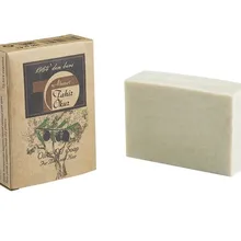 Джон Тахир читает мыло с оливковым маслом