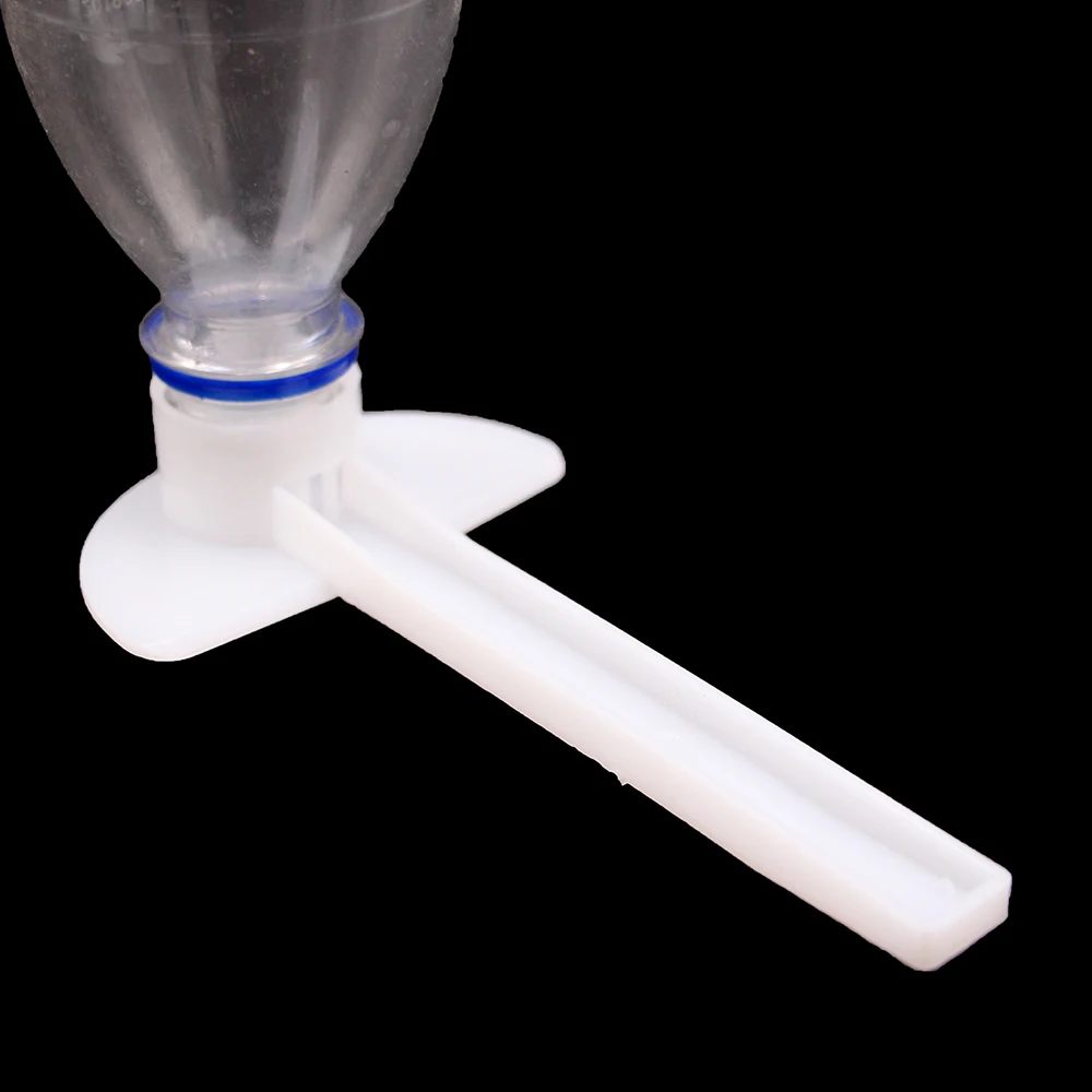 Beekeeping Tools 4PCS Beekeeping Bees Plastic Feeder Cap Watering Honey Feeders Garden Bee Water Drink Drinkers Feeding Tools Equipment Supplies