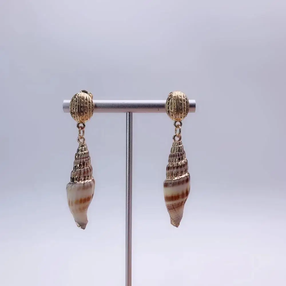 

GOLD EARRINGS FASHION JEWELRY EARRINGS WEDDING PARTY GIFTS FEMALE ACCESSORIES GOOD QUALITY