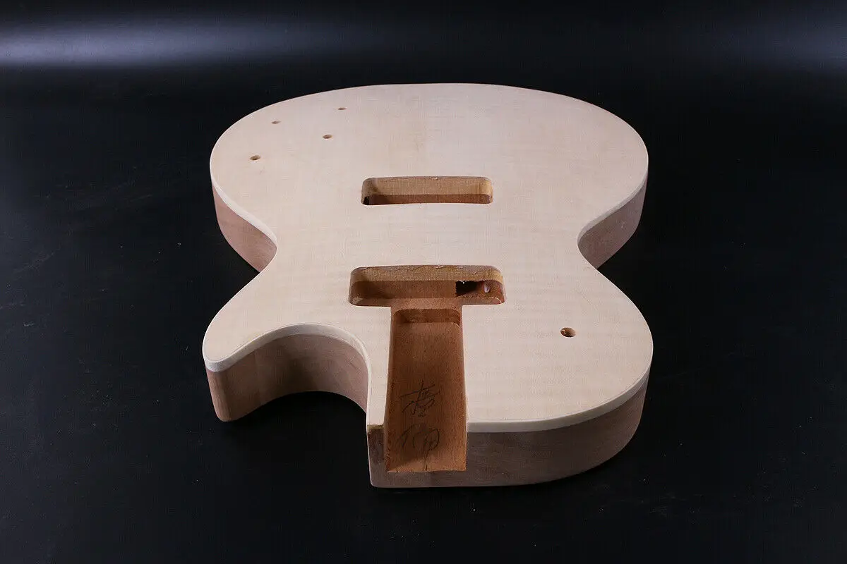 1 необработанный корпус электрогитары из красного дерева + шпон клена P90|Детали и