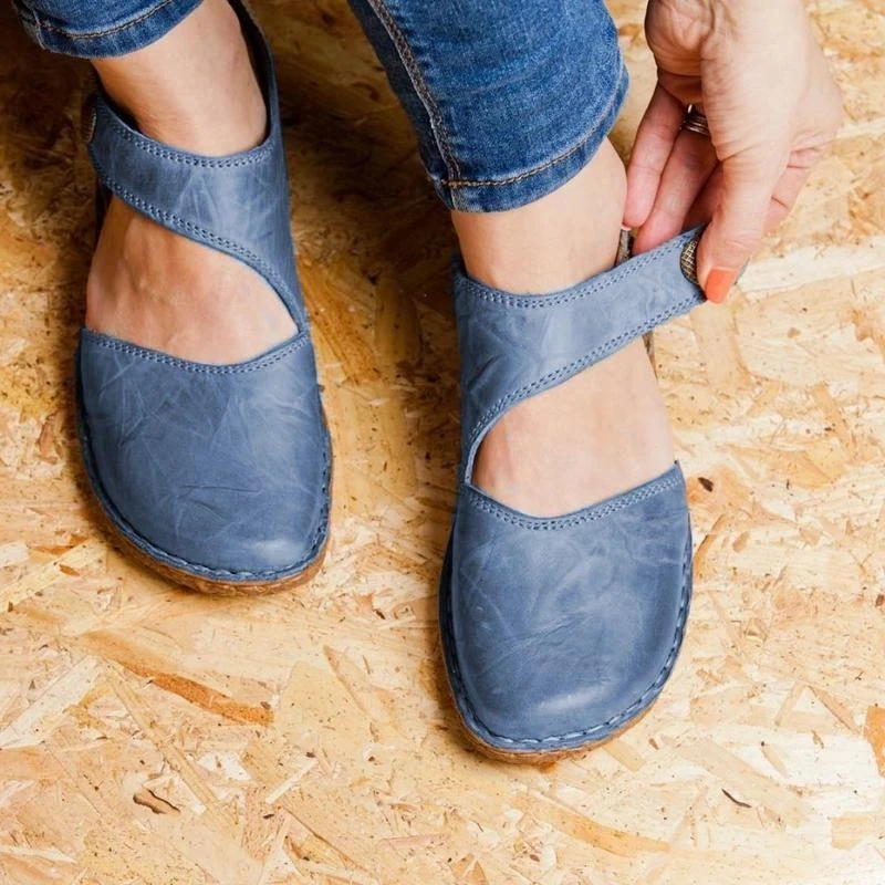 

ECN Summer Women Retro Sandals 2019 Rome Style Round Toe Ladies Artificial Leather Shoes Buckle Soft Female Flat Shoes Plus Size