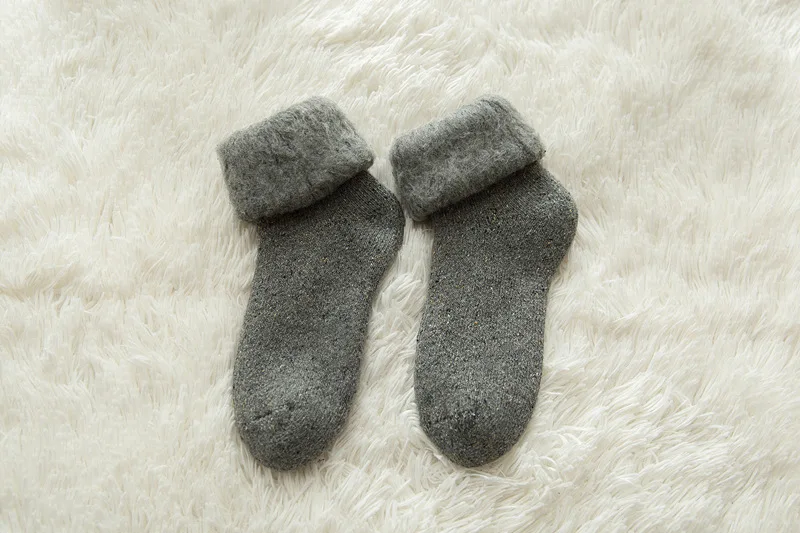 Winter Thick Warm and Velvet Point Yarn Wool Socks Snow Boots Towel Socks Floor Socks Women Japanese Kawaii Winter Socks - Цвет: 01