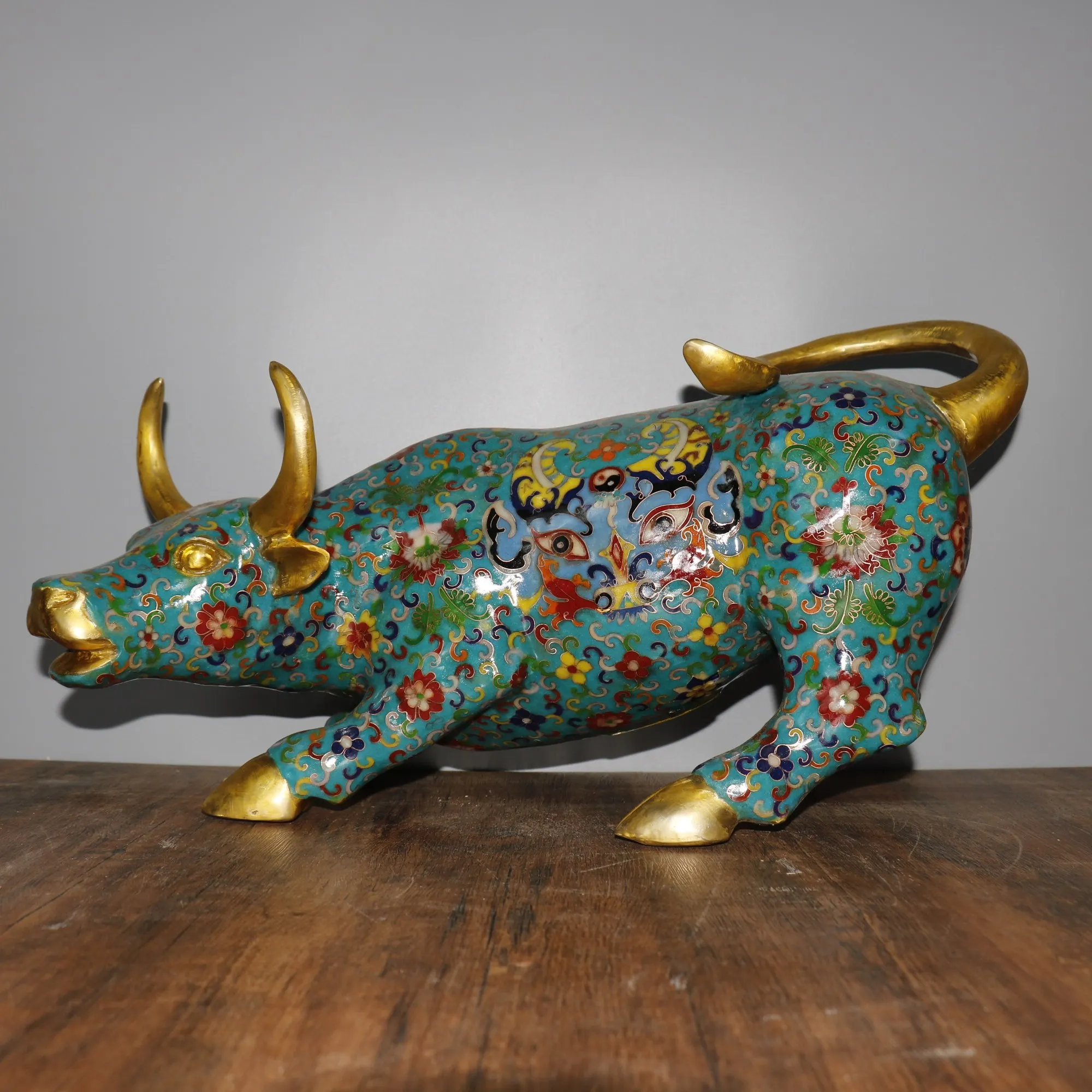 

22"Tibetan Temple Collection Old Bronze Cloisonne Enamel Stocks Wangcai Bull Statue Zodiac Ox Ornaments Town House Exorcism