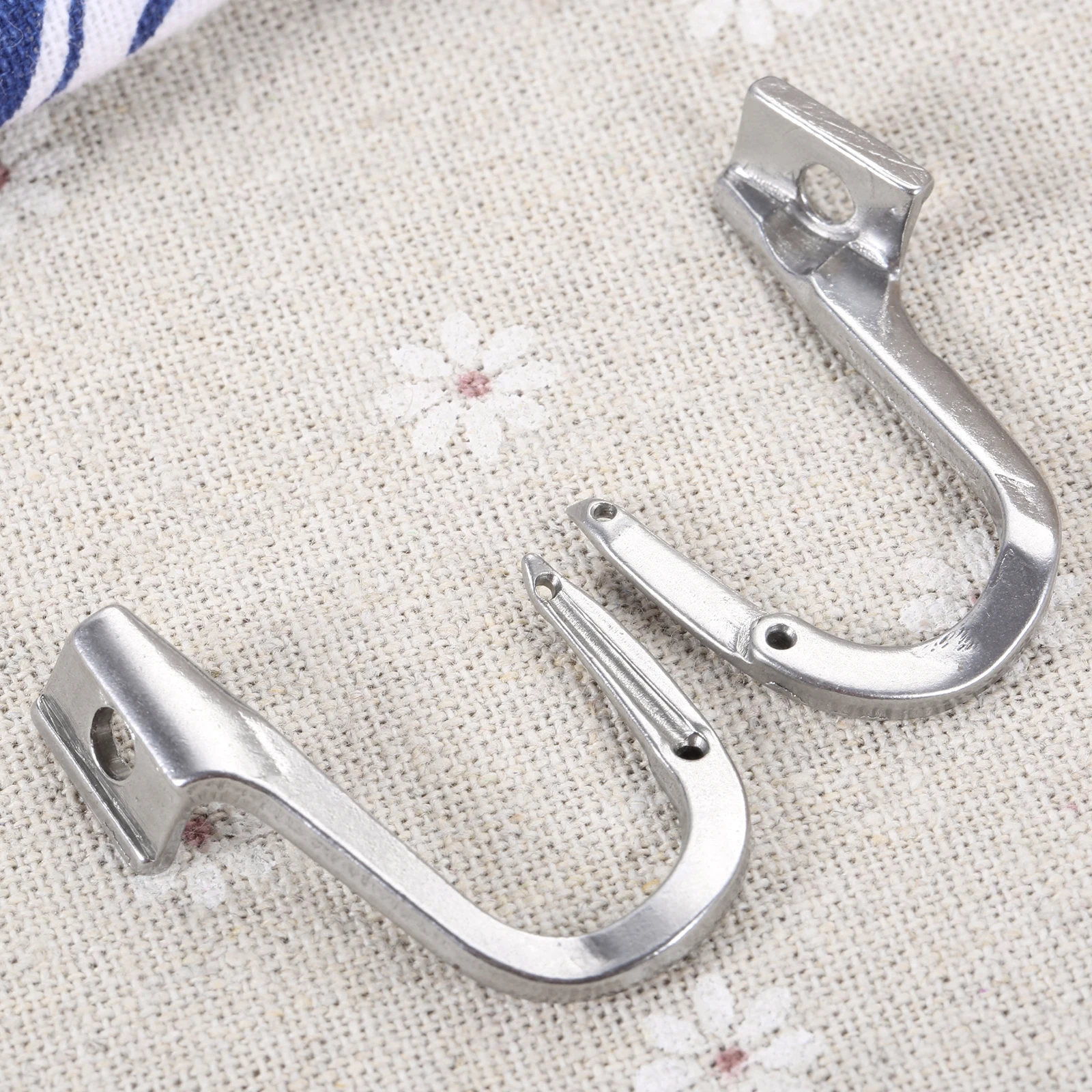 Old Fashion Household Sewing Machine Overlock Loop Machine Bending Needle Sewing Accessories