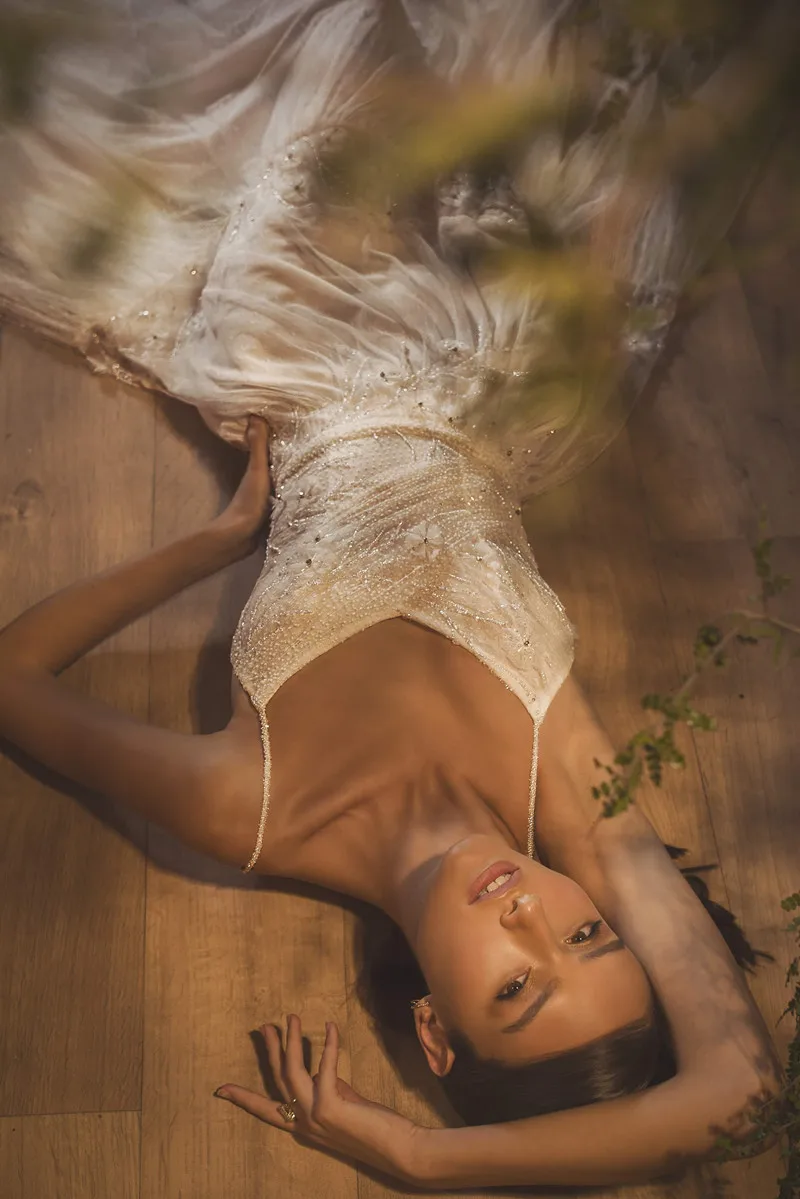 Bohemian Wedding Dresses Spaghetti Straps Lace Beads Bridal Gowns Sexy Backless Floor Length A-Line Wedding Dress