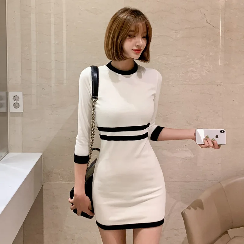 

Autumn 2020 new women's bottom knitting contrast color round neck show figure dress bag hip slim Office Lady