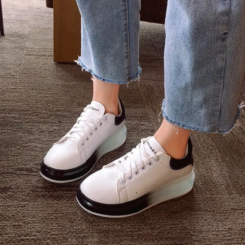 

Sports and leisure shoes 2019 women's shoes autumn and winter wild thick-soled shoes flat tide shoes small white shoes
