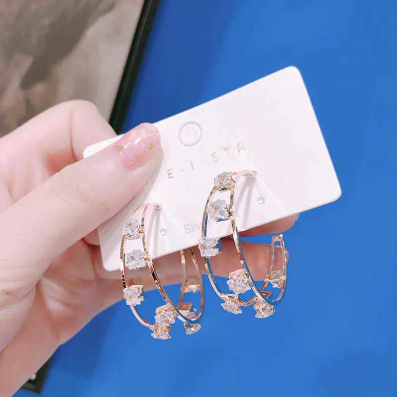 

Temperament Sweet Ladies Exquisite Flash Zircon Hoop Earrings Silver Needle Korean Fashion Simple Female Jewelry Accessories