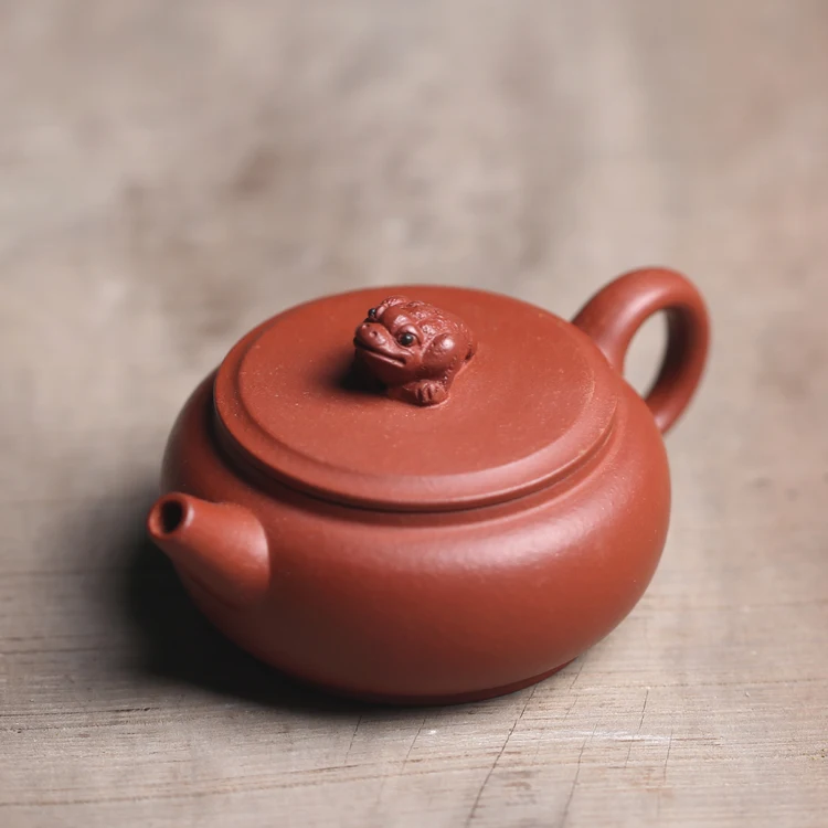 

Грубая песчаная руда под маленькими жабьями, крупитер, большой горшок с большим горлышком, маленький глиняный горшок кунг-фу, чайник с отверстием для шара