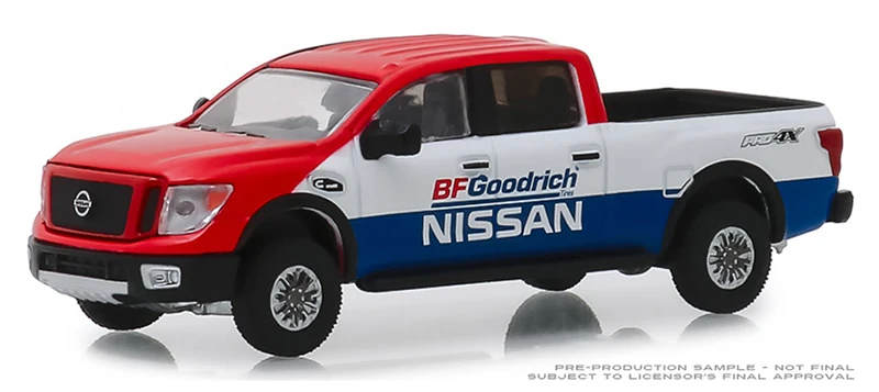 Зеленый свет 1: 64 Nissan Titan XD Pro-4X BFGoodrich грузовик Игрушечная машина из сплава игрушки для детей литой модельный автомобиль подарок на день рождения