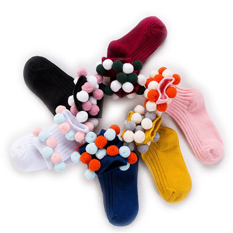 Носки принцессы для девочек; короткие носки с помпонами для малышей; детские носки-тапочки для новорожденных; Calcetines de bebe