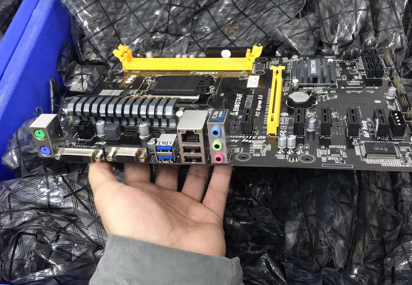 Biostar TB85 6GPU 6PCI-E Professional mining BTC PRO Used Desktop Motherboard B85 LGA 1150 DDR3 16GB SATA3 USB2.0 USB3.0-1