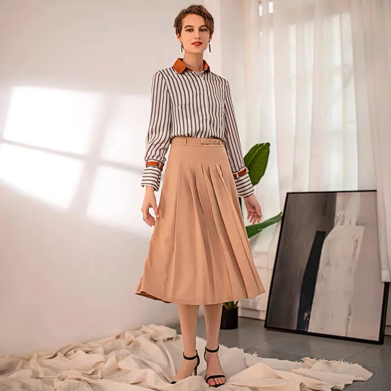 2020 Lente Zomer Vrouwen Classic Fit Twee Stukken Sets Gestreepte Blouse Geplooide Naakt Rok Chic Casual Twin sets 2020 Lente Zomer Vrouwen Classic Fit Twee Stukken Sets Gestreepte Blouse Geplooide Naakt Rok Chic Casual Twin sets