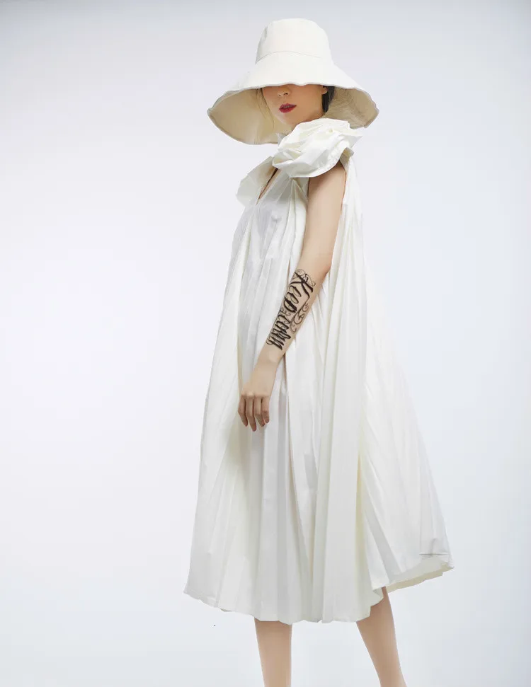 [EAM] Новое весенне-летнее плиссированное платье без рукавов с v-образным вырезом, стереоскопическое украшение, свободное платье большого размера, Женская мода JY780