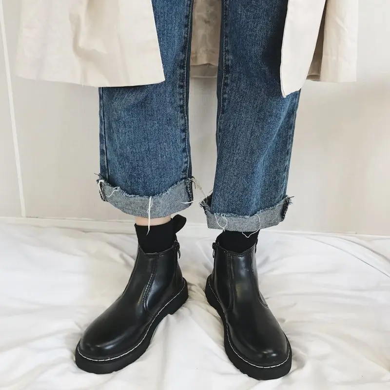 

Black And White with Pattern Martin Boots 2019 Autumn And Winter New Style Women's Boots Leather Boot England Fashion Short Boot