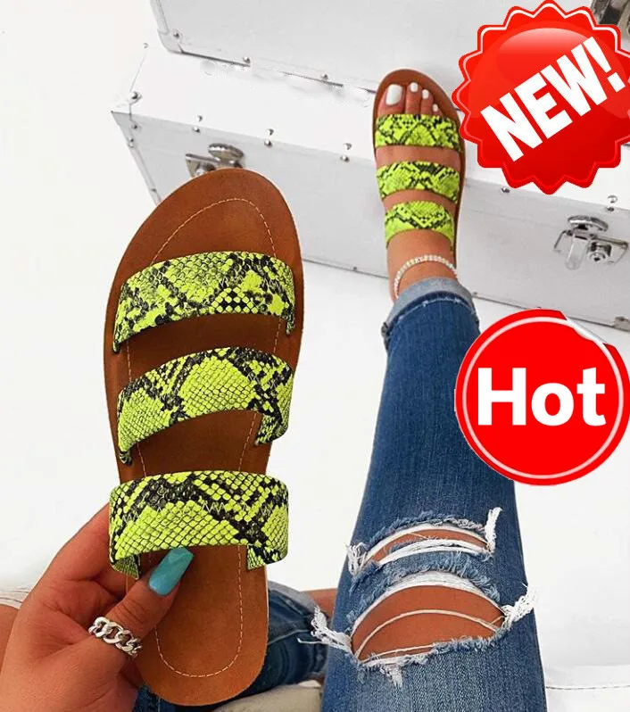 Тапочки; модные шлепанцы со змеиным узором; женские летние сандалии; Chinelo; Красивая пляжная обувь; повседневные Вьетнамки в стиле Рианны; Лидер продаж; f50 - Цвет: Зеленый