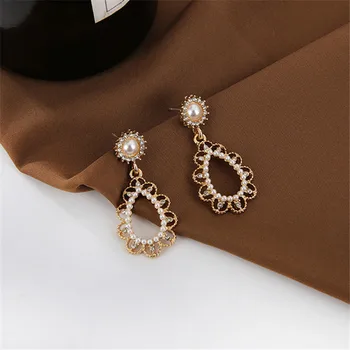 

Fashion Geometric Water Droplets Shape Pearl Earrings Vintage Temperament Crystal Stud Earrings for Women Jewelry Accessories