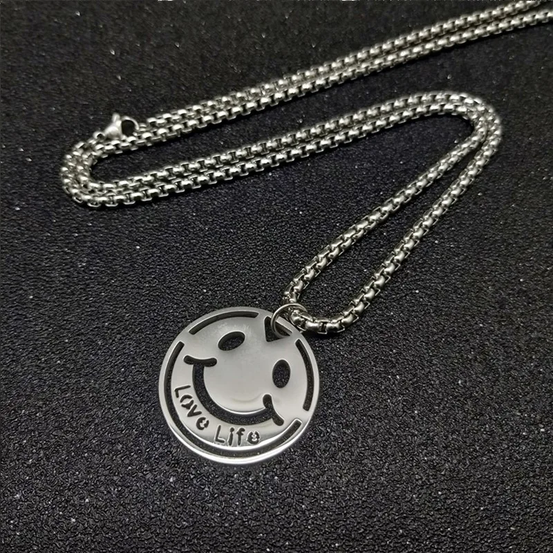 

Simple Ins Pop-up Local Cool Stainless Steel Smiling Face Letter Necklace Lovers Long Sweater Chain Hip Hop Men Fashion Pendant