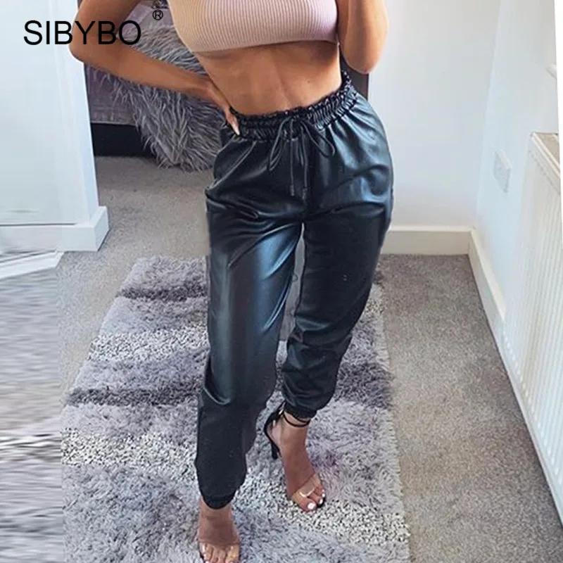 Женские брюки карго SIBYBO черные из искусственной кожи с высокой талией на шнурке