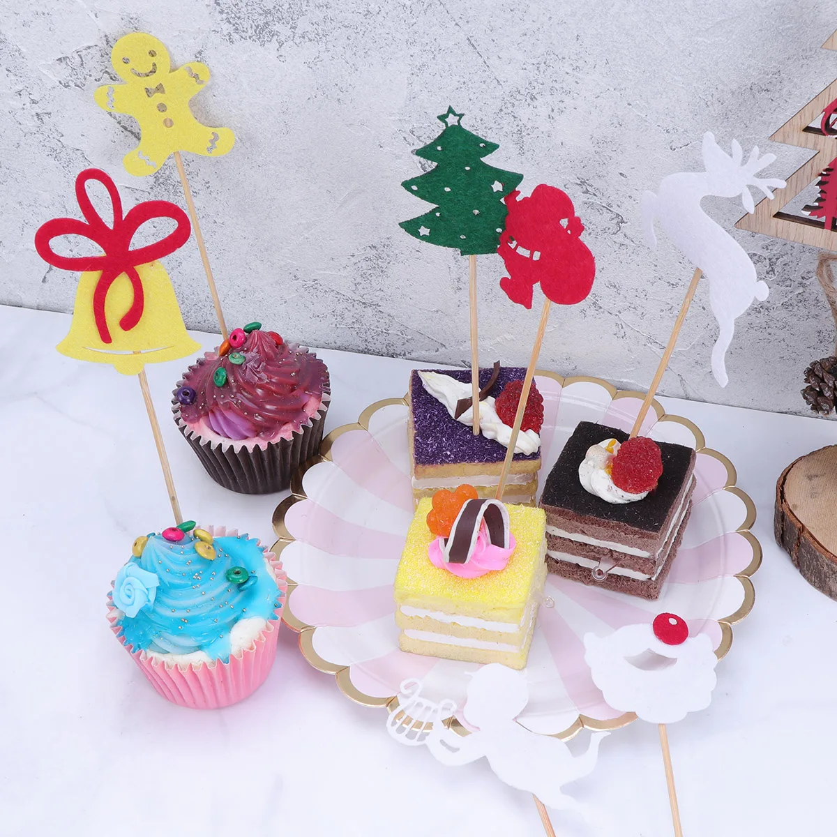 6pcs Christmas Santa Claus Cake Topper Cute Tree Snowman Bell Deer Baby Cupcake Toppers Fruit Food Picks Xmas Party Decorations