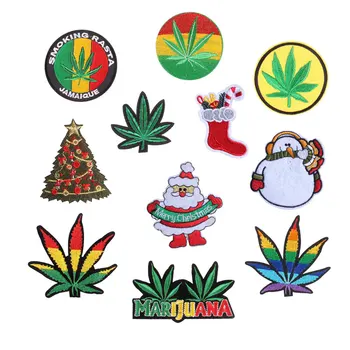 

Christmas Embroidered Patch Iron on Patches For Clothes Applique Sewing on Fabric Badge DIY Apparel Accessori Decoration F
