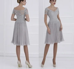 New Chiffon Mother of the Bride Groom Dresses 2022 Summer V-Neck Lace Ruffles Knee Length Godmother Wedding Party Gowns