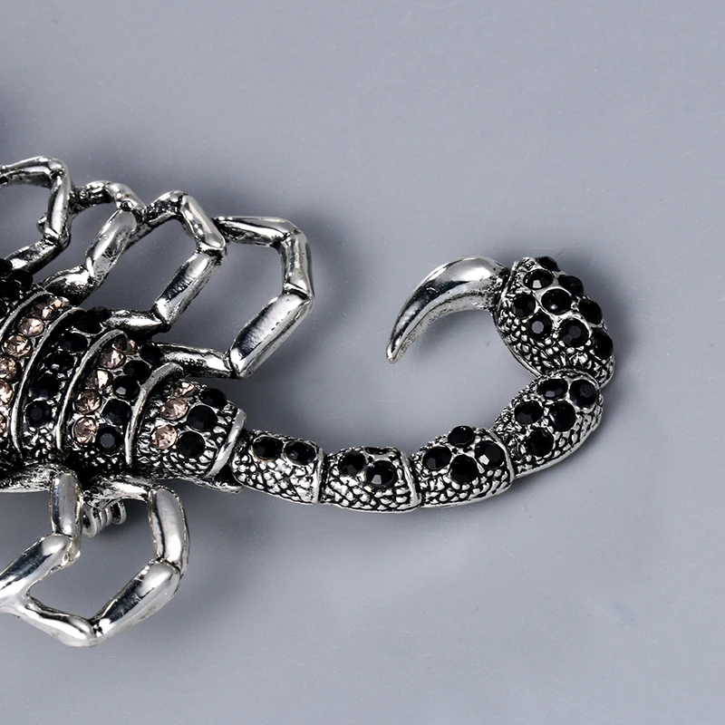 baiduqiandu Vintage Style Antique Silver Color Plated Metal Black Rhinestones Scorpion Brooches for Men