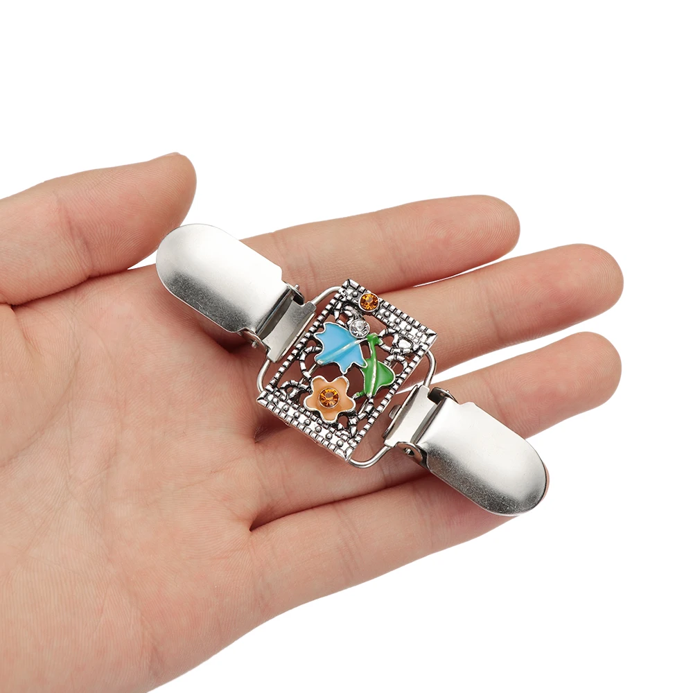 Clothes Clips Retro Cardigan Clip Fasteners Clothes Clothespins Scarf Clip Brooch Sliver Pin Buckle Holder Women Dress Jewelry
