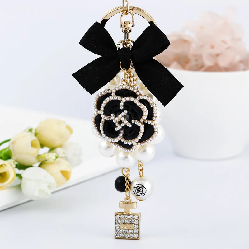 2021 Luxury Black Camellia Flower Bow Keychain Rhinestone Lock Umbrella Pendant Car Key Chain  Pendant For Bag