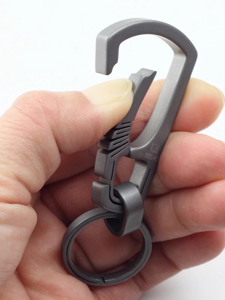 TitaniumAlloyKeychainLuxuryCarKeyChainHangingBuckleLightweightKeychainBottleOpener