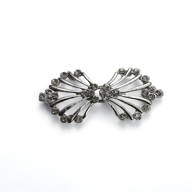 Style Blouse Shirt Lapel Collar Cardigan Clip Fashion Women Girls Vintage Shiny Crystal Pin Brooch Cape Cloak Clasp Fastener