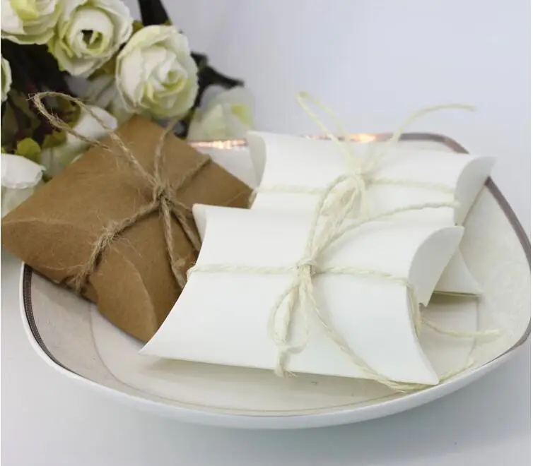 

50pcs 50pcs Creative Candy Box gift box leather pillow box for Wedding Love Candy Box Kraft Valentine's Box Gift Heart 50PCS