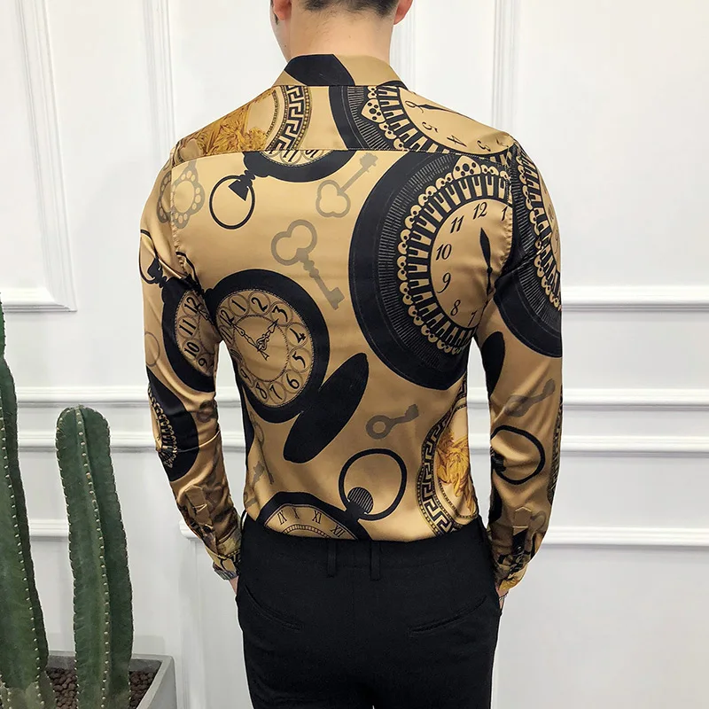 Мужская приталенная рубашка повседневная черная с длинными рукавами и золотым