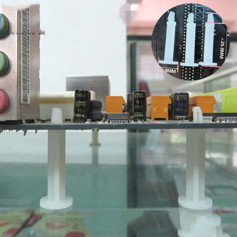 ǻ     ÷   PCB  ǲ е, 25MM * 4MM  
