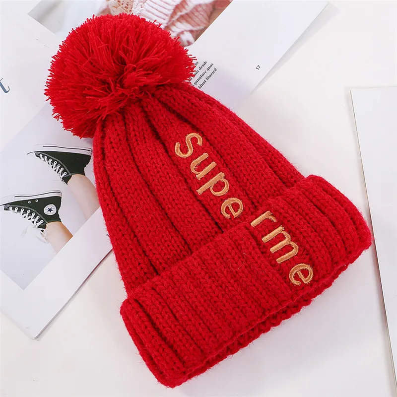 USPOP, женские вязаные шапки skullies с вышитыми буквами, женские зимние шапки, плотные теплые бархатные шапки с подкладкой, симпатичный помпон, шапки с помпонами - Цвет: Красный