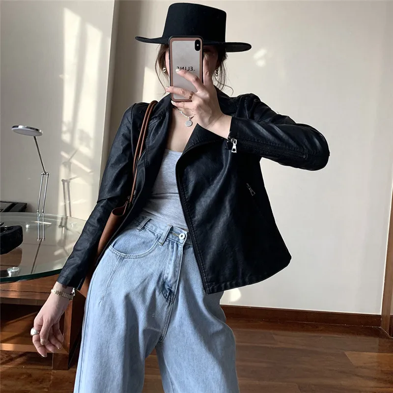 

Женская кожаная куртка, черная, бежевая, светло-кофейная однотонная свободная Байкерская Повседневная Верхняя одежда из мягкой искусственной кожи, весна 2023