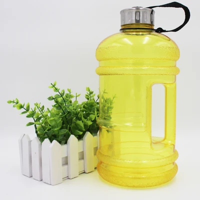 Цвет: желтый Портативный 2.2L большая емкость 1/2 галлонов бутылка для воды Bpa Бесплатный шейкер для протеина пластиковая Спортивная бутылка ручной захват тренажерный зал фитнес чайник - Цвет: Цвет: желтый