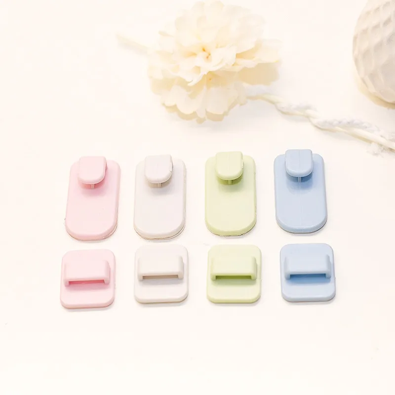 Plastic-Hooks-2-pcs-Sticky-Hook-Set-TV-Air-Conditioner-Remote-Control-Key-Practical-Wall-Storage (2)