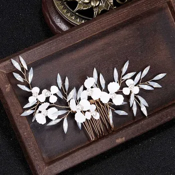 

New Korean Fashion White Leaves Flower Gold Metal Simulated Pearls Hair Combs Bridal Bride Noiva Wedding Party Hair Jewelry