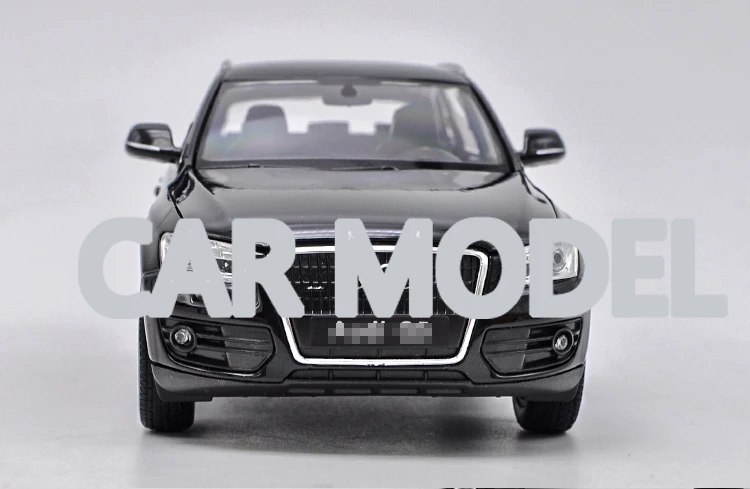 1:24 Масштаб сплава игрушечных транспортных средств Q5 модель автомобиля SUV детских игрушечных автомобилей авторизованный игрушки для детей
