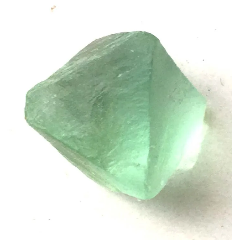 

Manufacturers Direct Selling Natural Crystal Natural Green Fluorite Octahedral Rough Stone Crystal Semi-precious Stone Crafts