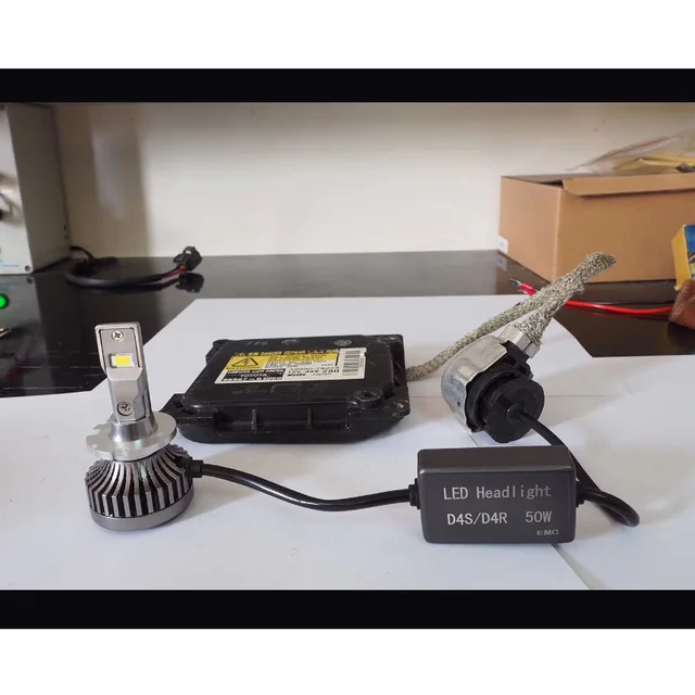 Kit 2 Ampoules HID Xenon 55W D1S D2S D3S D4S – Améliore Tes Phares En Un Clin D'œil !