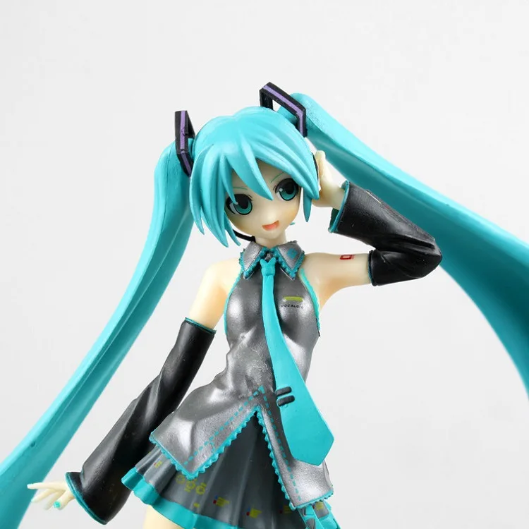 

CapitaMall Toy Future Hatsune Dolly Hatsune 2 Generation Hatsune Eyes Onion Mother Boxed Garage Kit Model Ornaments